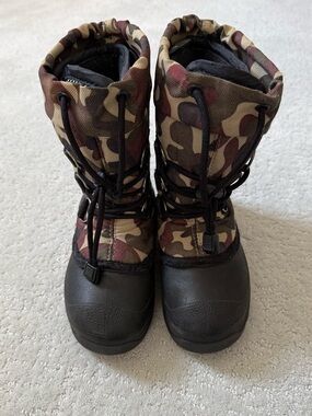 Baffin Kids Camo Snow Boots size 12